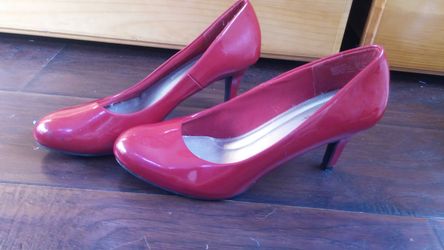 Red heels Size 10