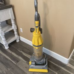 Dyson DC07 Vacuum