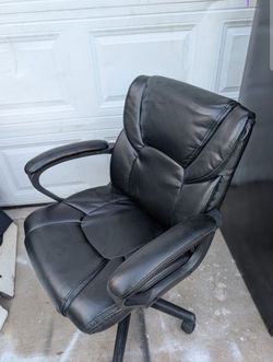 4 Executive Office Chairs Can Deliver 
