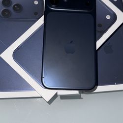 Apple iPhone 17 Pro Max (UNLOCKED)