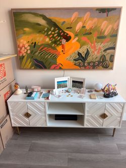 Modern White & Gold TV Stand / Media Console – Excellent Condition