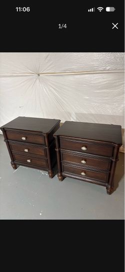 Set Of 2 Nightstands With USB Chargers