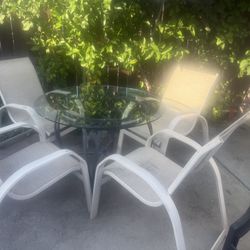 Patio Table With  4 Chairs 