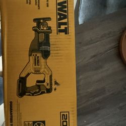 XR 20-volt Max Variable Speed Brushless Cordless Reciprocating Saw