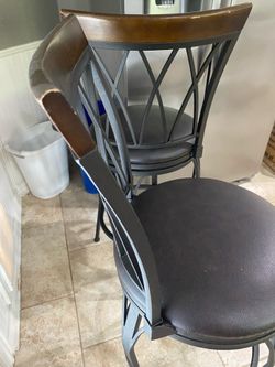 Swivel bar stools