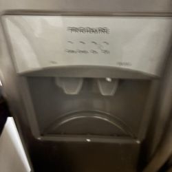 Frigidaire Refrigerator 