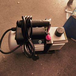 Pittsburgh automotive 2.5 CFM vacuum pump
