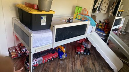 TWIN LOFT BED