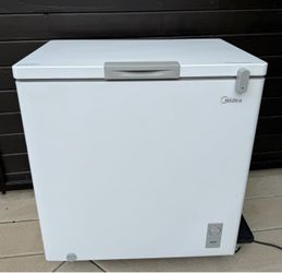 Midea Chest Freezer White