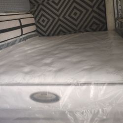 Queen Size Mattress (Colchón Queen Size)