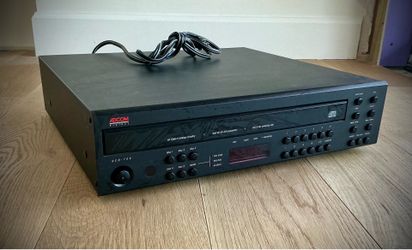 Mint Vintage Audiophile Adcom GCD-700 5-Disc multi CD Changer