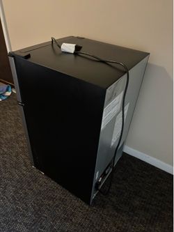 Mini fridge
