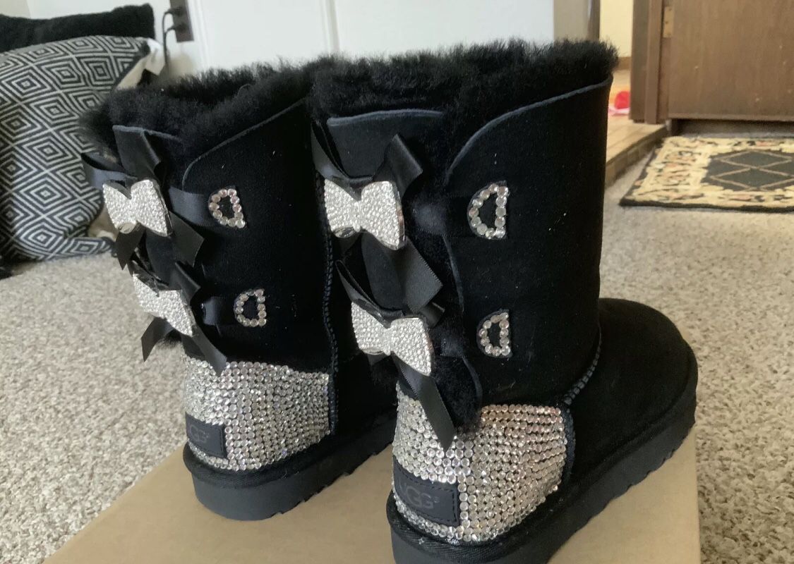 Authentic UGG Bailey Bow 2 Customs
