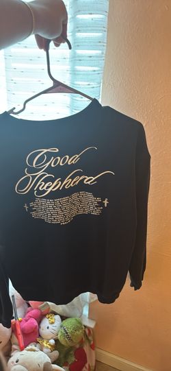 Selling custom crew neck by me size large selling for 20