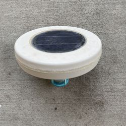 Solar-powered Pool ionizer