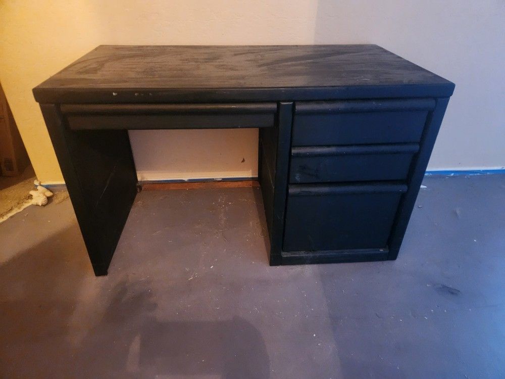 Black Desk