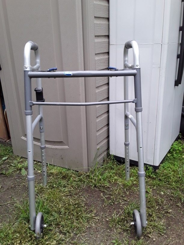 Foldable Walker With Wheels