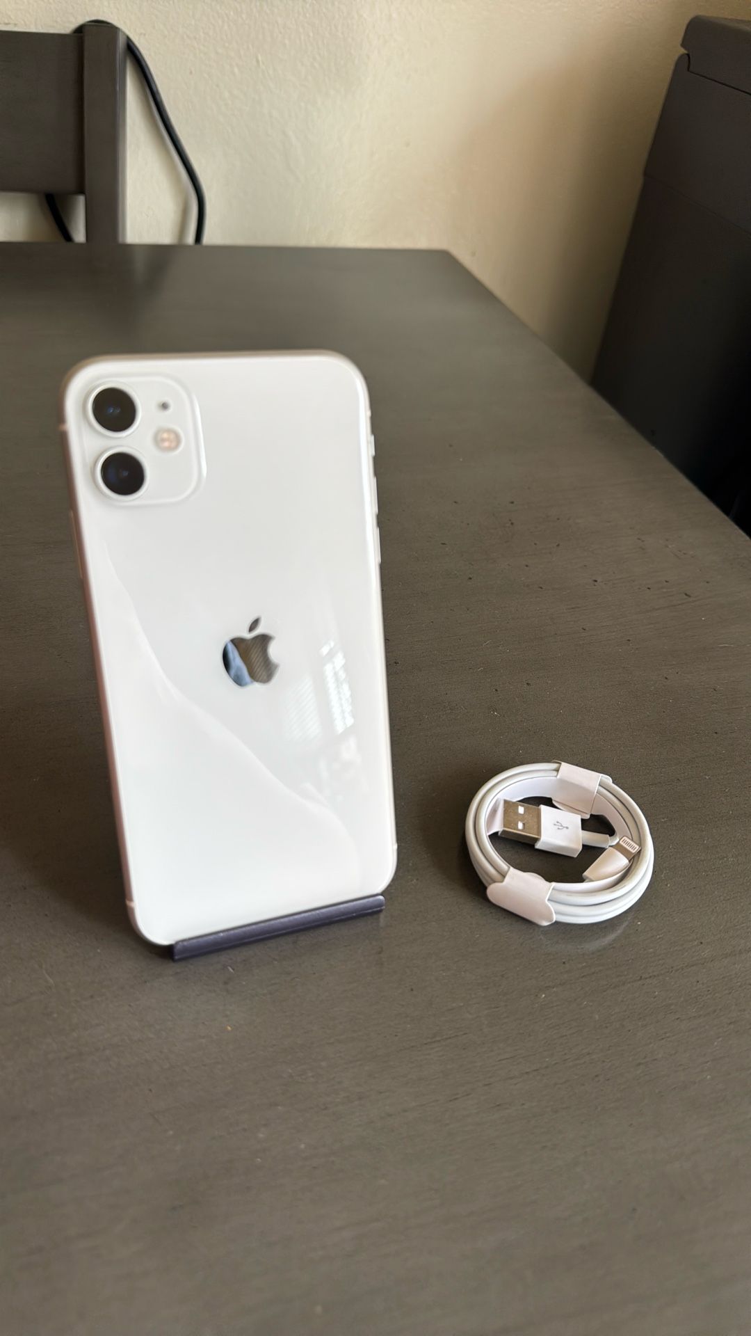 iPhone 11 64 GB Unlocked