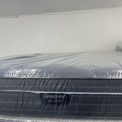 KING SIZE SIMMONS BEAUTYREST BLACK C-CLASS (FIRM) MATTRESS & BOX SPRINGS BED SET