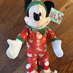 Mickey & Minnie Holiday Greeters