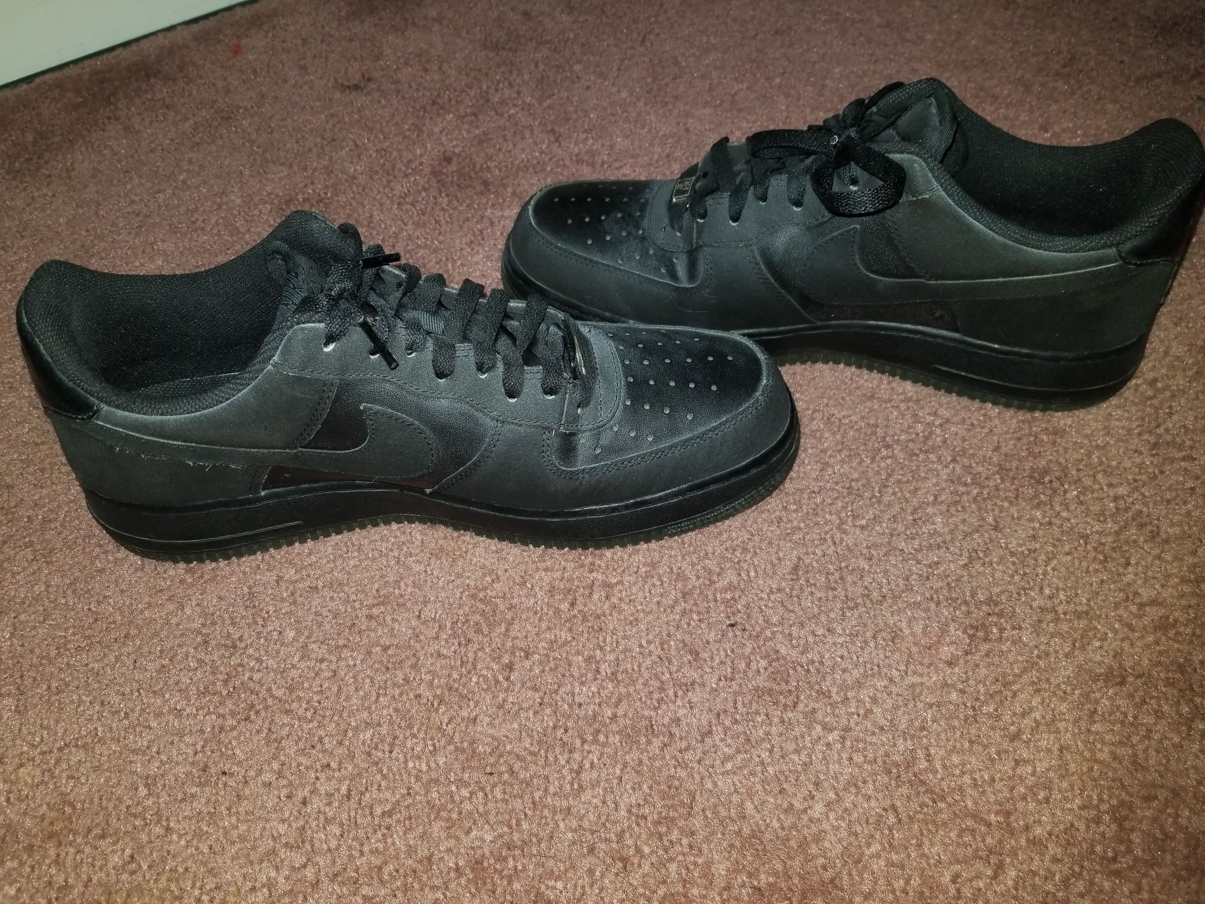 ALL BLACK MEN NIKE AIR FORCE 1'S, SCUFF PROOF, SIZE 11