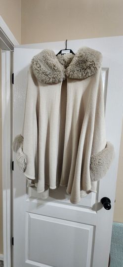 Beigh cape jacket