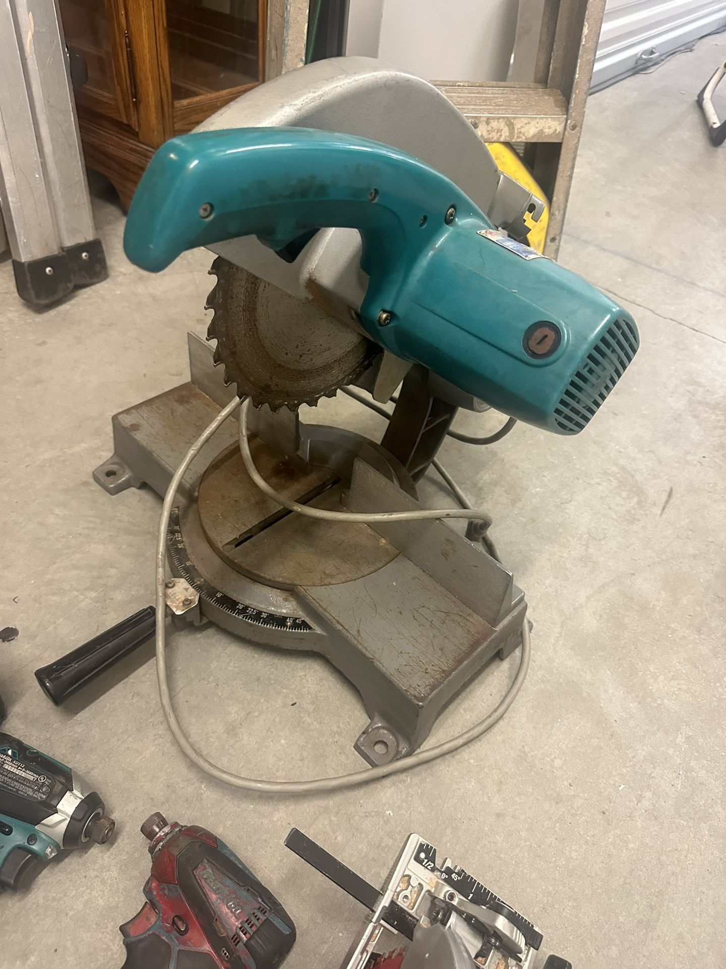 Milwaukee Miter Saw