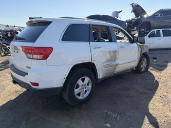 2011 jeep grand cherokee parts only