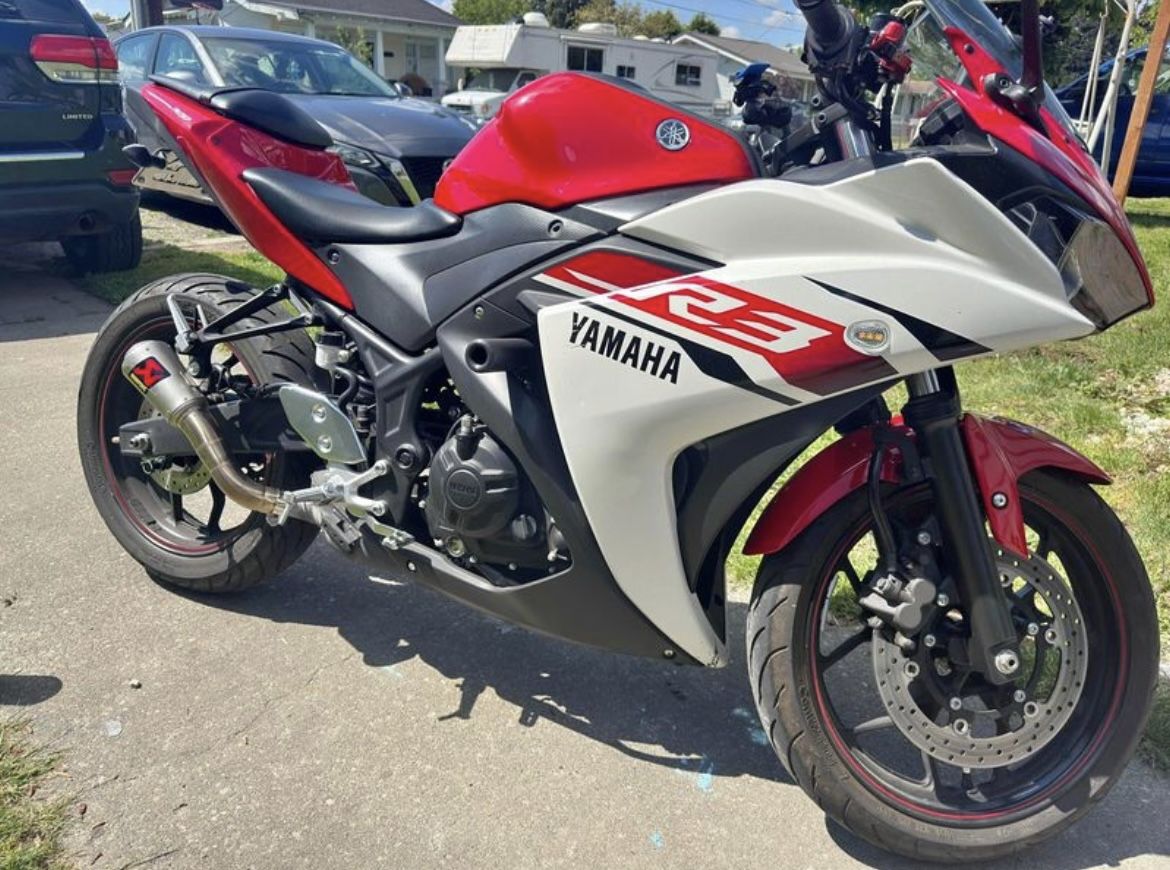 2015 Yamaha R3