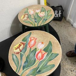 JUEGO DE BANQUETA ANTIGUA PEQUEÑA PINTADA