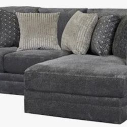 MAKE ME AN OFFER! Almost New Catnapper Loveseat and Chaise