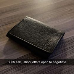 LV wallet louie v