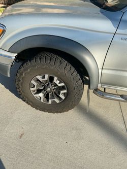Toyota Tacoma / 4 runner rims and tires