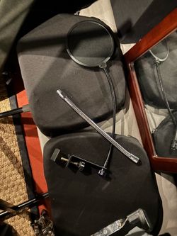 Microphone gooseneck and pop filter