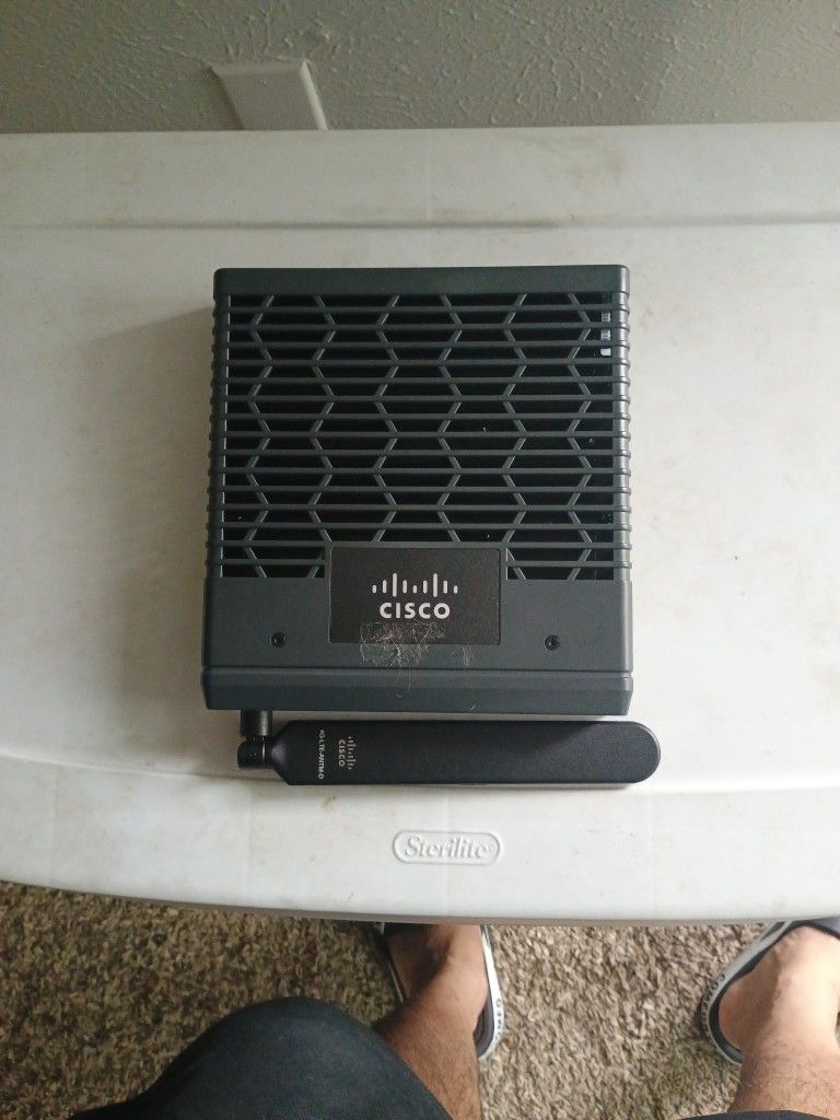 Cisco 819-4G Router - No Power Adapter 