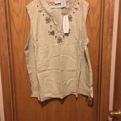 Woman’s Plus size Blouse 26/28 New