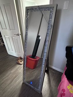 Stand up mirror with LED light