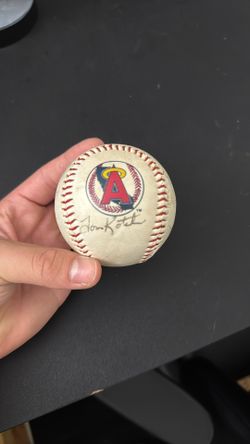 Rare angels Baseball signed by 1988 team