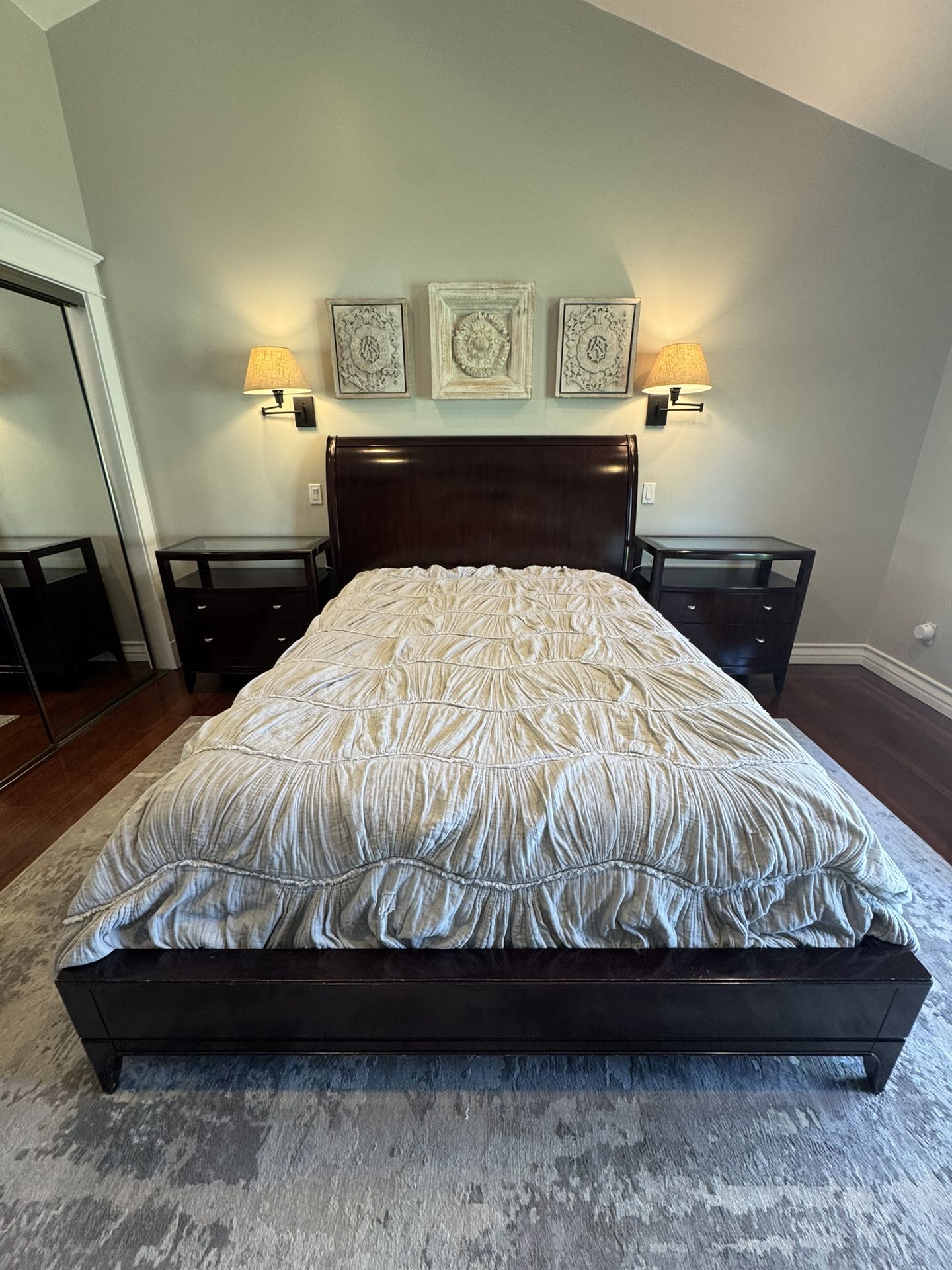 Elegant Thomasville Nocturne Series Bedroom Set - Premium Hardwood Construction