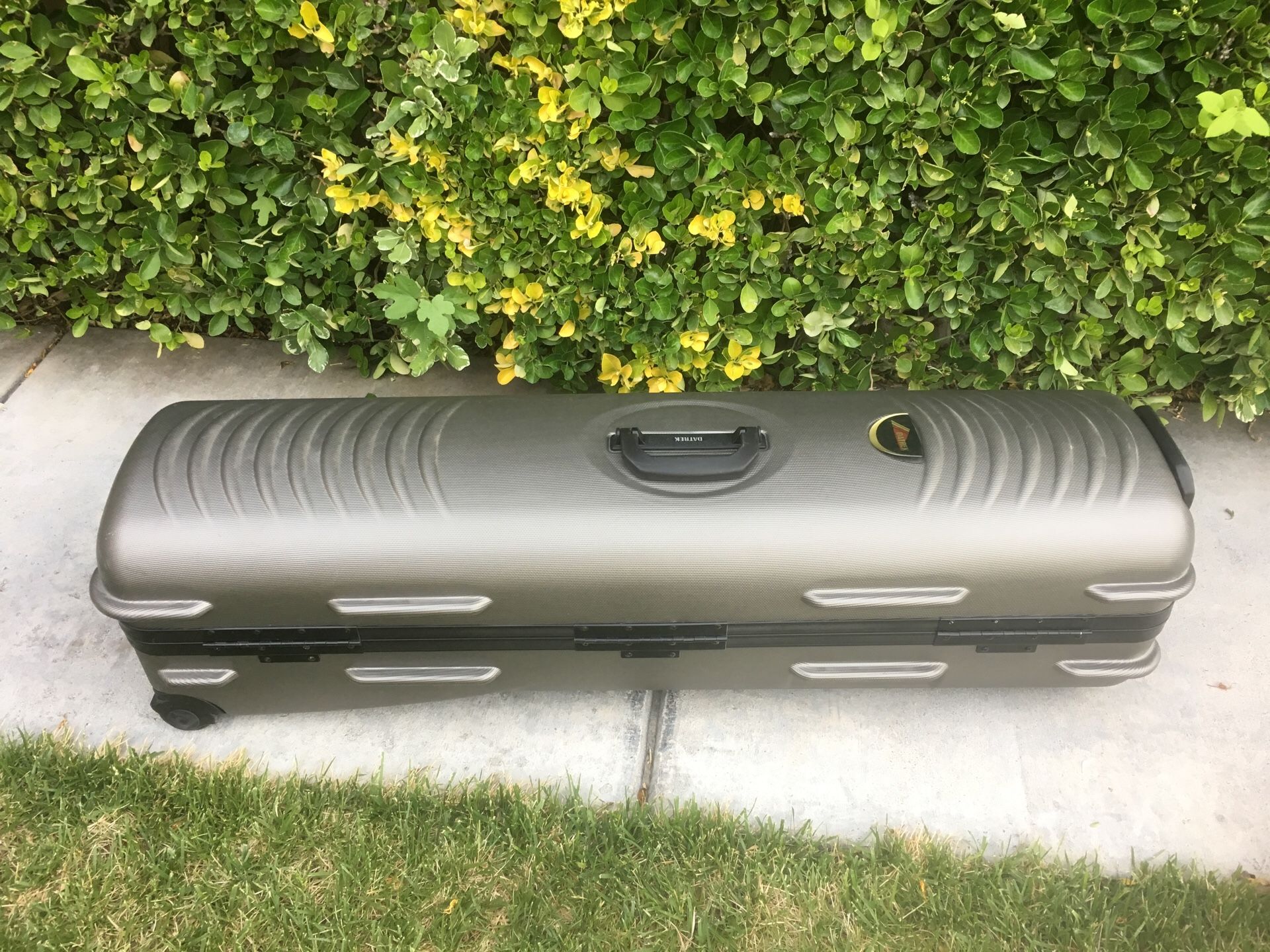 Datrek hard shell travel golf case for Sale in Las Vegas, NV OfferUp