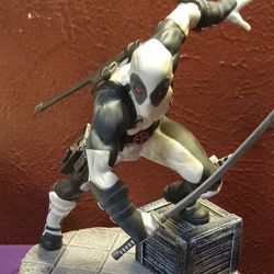Rare Marvel Deadpool Statue