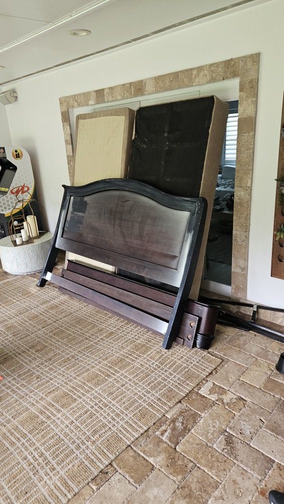 Solid Wood Bed Frame (KING size)