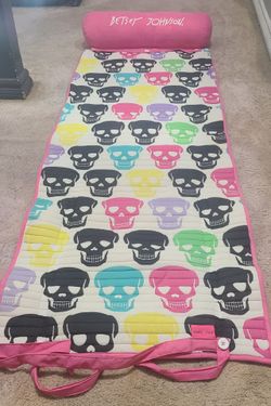 Betsy Johnson Roll Up Mat