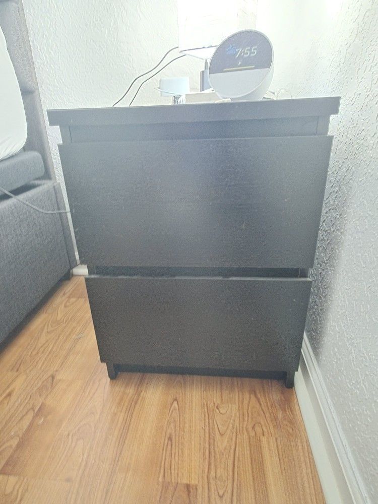Set Of 2 Nightstands