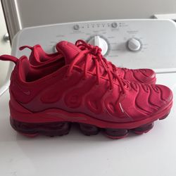 Air VaporMax Plus ‘triple Red’