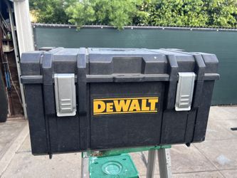 DeWalt DS300 Large Tool Box