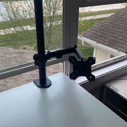 Single Monitor Arm For Monitors 