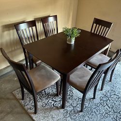 Extendable Dinning Table And Chairs/Check My Offers😉