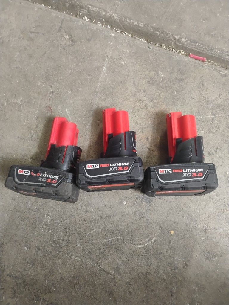 3 Milwaukee Batterys