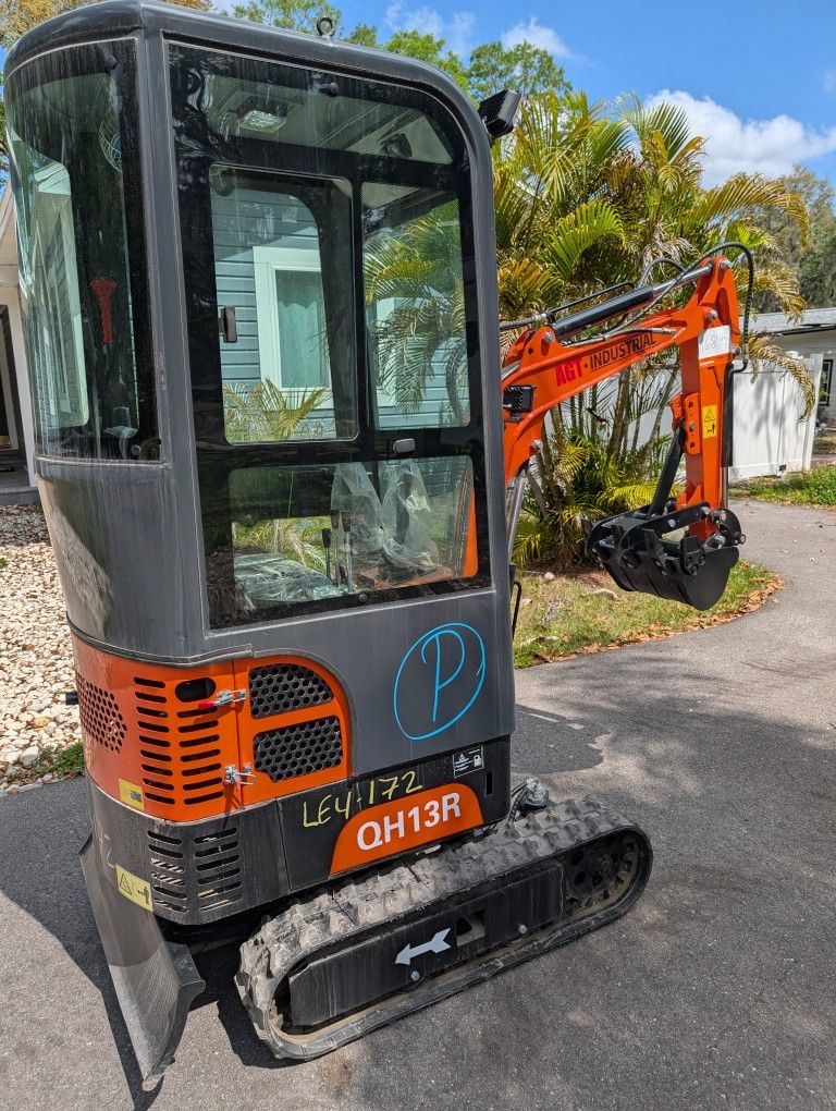 Enclosed Mini Excavator